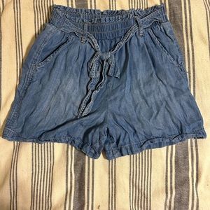Blue Jean shorts with bow